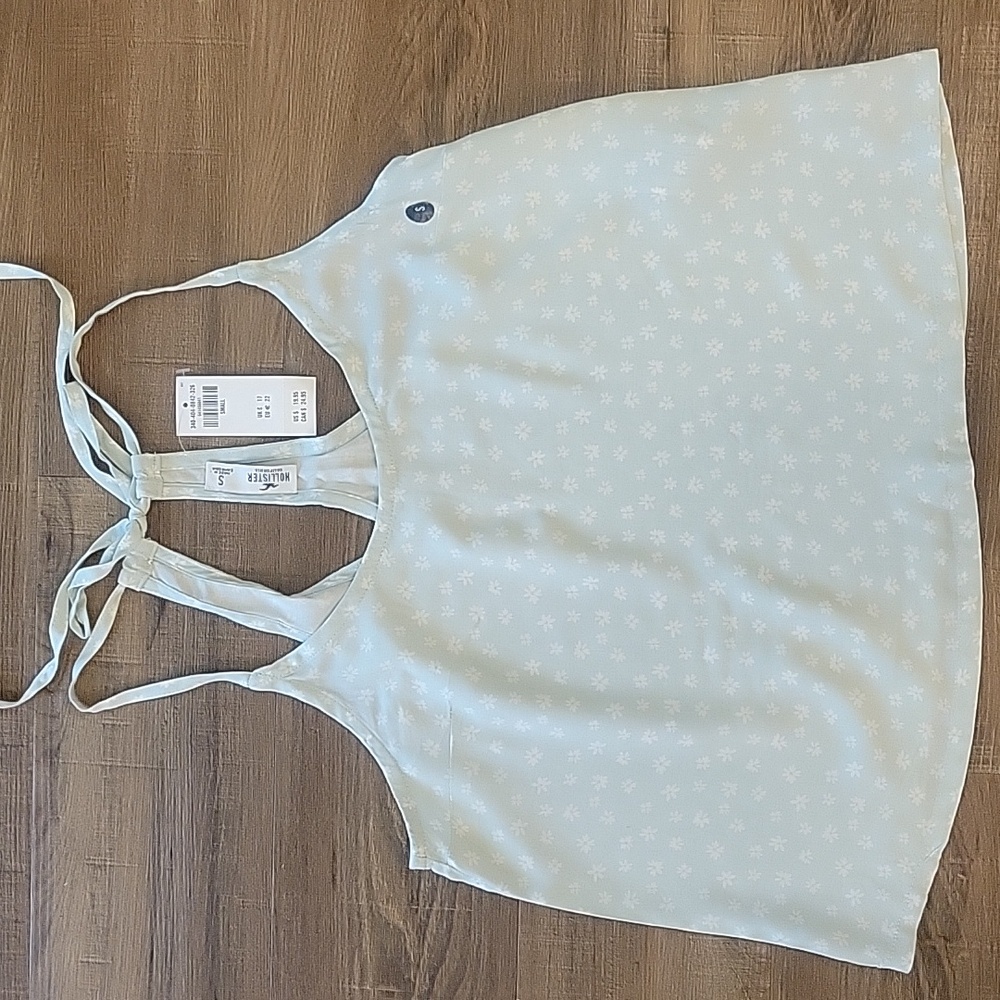 Hollister Mint Green With White Flowers Tank Top Size Small. NWT